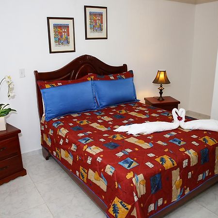 סנטיאגו דה לוס קבאלרוס Hotel Los Jardines מראה חיצוני תמונה