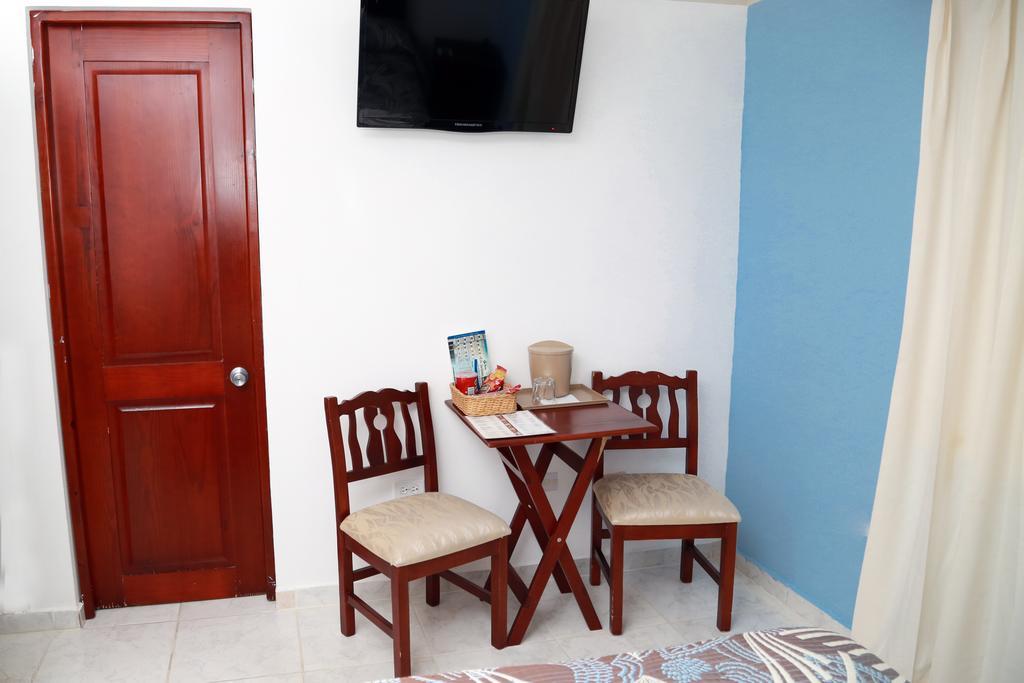 סנטיאגו דה לוס קבאלרוס Hotel Los Jardines מראה חיצוני תמונה