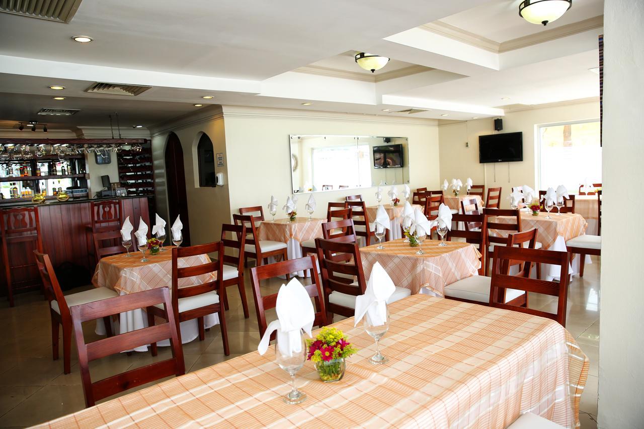 סנטיאגו דה לוס קבאלרוס Hotel Los Jardines מראה חיצוני תמונה