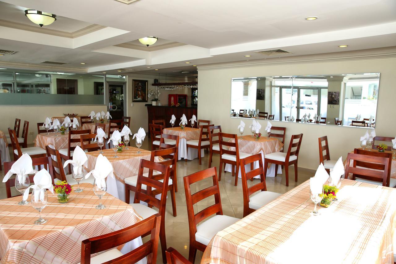 סנטיאגו דה לוס קבאלרוס Hotel Los Jardines מראה חיצוני תמונה